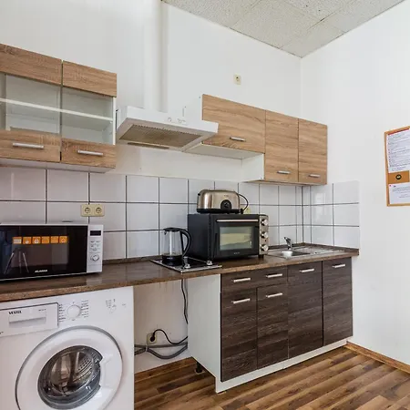 Enjoy Your With Dkn - Mon-sun - Late Night Check-in - Multilanguage - Near Railway Station - Witamy Serdecznie Apartment *